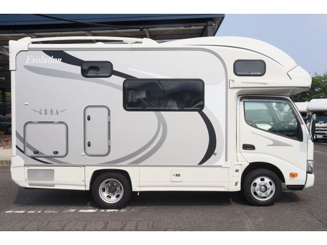 カムロード ナッツＲＶ　クレア５．３Ｗエボリューション　／後期シェル／ダブルタイヤ／家庭用エアコン／急速充電／ＦＦヒーター／テレビアーム／ナビ切替スイッチ／トリプルサブバッテリー／ソーラーパネル／リアスピーカー／９型フローティングナビ／キャンピングカー（22枚目）