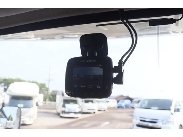 カムロード ナッツＲＶ　クレア５．３Ｗエボリューション　／後期シェル／ダブルタイヤ／家庭用エアコン／急速充電／ＦＦヒーター／テレビアーム／ナビ切替スイッチ／トリプルサブバッテリー／ソーラーパネル／リアスピーカー／９型フローティングナビ／キャンピングカー（39枚目）