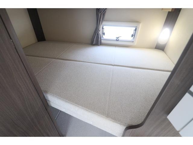 カムロード ナッツＲＶ　クレア５．３Ｗエボリューション　／後期シェル／ダブルタイヤ／家庭用エアコン／急速充電／ＦＦヒーター／テレビアーム／ナビ切替スイッチ／トリプルサブバッテリー／ソーラーパネル／リアスピーカー／９型フローティングナビ／キャンピングカー（42枚目）
