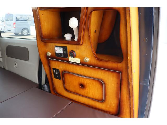 エブリイ オートワン　給電くん　ポップアップルーフ　／ジョインターボ４ＷＤ／ＦＦヒーター／シンク／サブバッテリー／走行充電／外部電源／１７００インバーター／ソーラーパネル／リアスピーカー／ビックＸナビ／ナビ切替スイッチ／ＥＴＣ２．０／キャンピングカー（5枚目）