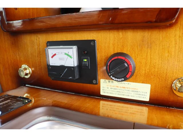 エブリイ オートワン　給電くん　ポップアップルーフ　／ジョインターボ４ＷＤ／ＦＦヒーター／シンク／サブバッテリー／走行充電／外部電源／１７００インバーター／ソーラーパネル／リアスピーカー／ビックＸナビ／ナビ切替スイッチ／ＥＴＣ２．０／キャンピングカー（7枚目）