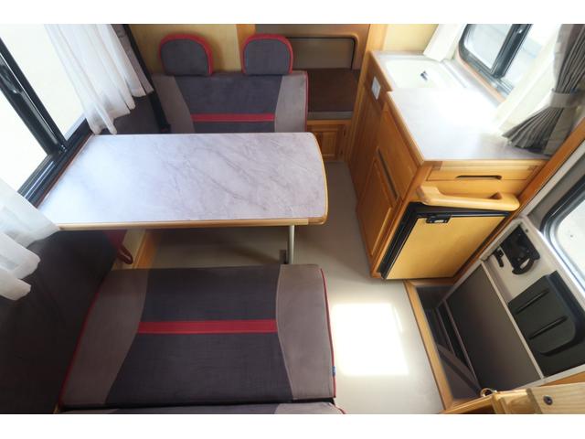 タウンエーストラック ＡｔｏＺ　アレン　キャンピングカー　ＦＦヒーター　ソーラーパネル　インバーター１５００Ｗ　マックスファン　冷蔵庫　シンク　電子レンジ　走行充電　外部電源　常時バックカメラ　ナビ　ＥＴＣ　Ｂｌｕｅｔｏｏｔｈ　フルセグ（31枚目）