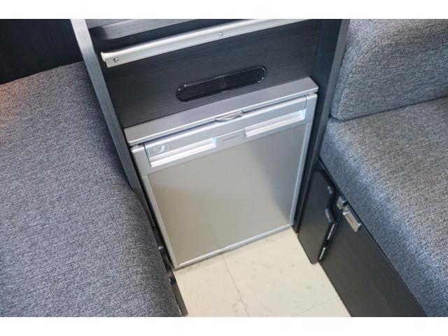 ハイエースワゴン ＲＶトラスト　ＴＲ５００　Ｃ－ＬＨ　／リチウム４００Ａｈ／家庭用エアコン／リア＆バンクアクリル窓追加／ドアミラー延長／１５００Ｗインバーター／ＦＦヒーター／マックスファン／液晶テレビ／電子レンジ／冷蔵庫／ＫＹＢショック／キャンピングカー（45枚目）