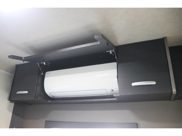ハイエースワゴン ＲＶトラスト　ＴＲ５００　Ｃ－ＬＨ　／リチウム４００Ａｈ／家庭用エアコン／リア＆バンクアクリル窓追加／ドアミラー延長／１５００Ｗインバーター／ＦＦヒーター／マックスファン／液晶テレビ／電子レンジ／冷蔵庫／ＫＹＢショック／キャンピングカー（47枚目）