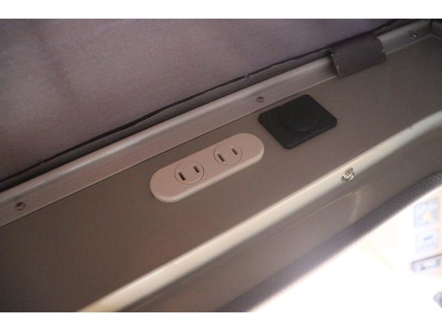 ハイエースバン ホワイトハウス　コンパス　新型ポップアップルーフ　／スマートシェード／ＦＦヒーター／ツインサブ／ＣＴＥＫ充電器／外部充電／１５００Ｗインバーター／ＤＣ冷蔵庫／フリップダウンモニター／ナビ切替スイッチ／メモリーナビ／前後ドラレコ／キャンピングカー（64枚目）