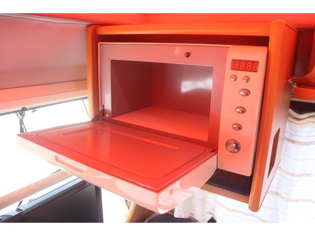 ハイゼットトラック バンショップミカミ　テントムシ　Ｓタイプ　／ポップアップルーフ／ＦＦヒーター／冷蔵庫／シンク／液晶テレビ／電子レンジ／外部充電／１５００Ｗインバーター／リアバゲッジ／／メモリーナビ／ＥＴＣ／前後ドラレコ／８ナンバー／キャンピングカー（8枚目）
