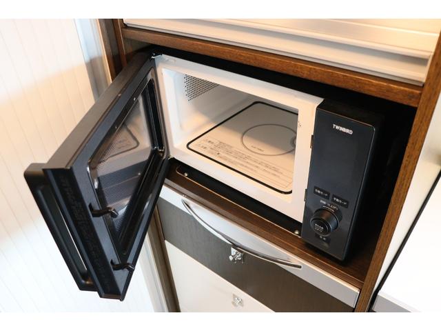 ハイエースバン トイファクトリー　アルコーバグランデ　家庭用エアコン　ＦＦヒーター　エアロソーラー　インバーター１５００Ｗ　マックスファン　カセットトイレ　電子レンジ　テレビ　ＬＥＤヘッドライト　パワスラ　スタビライザー　９インチナビ　前後ドラレコ（9枚目）