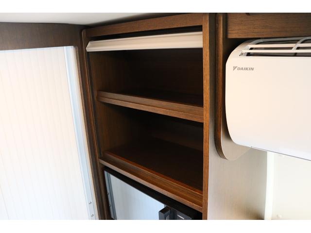 ハイエースバン トイファクトリー　アルコーバグランデ　家庭用エアコン　ＦＦヒーター　エアロソーラー　インバーター１５００Ｗ　マックスファン　カセットトイレ　電子レンジ　テレビ　ＬＥＤヘッドライト　パワスラ　スタビライザー　９インチナビ　前後ドラレコ（50枚目）