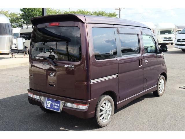 アトレーワゴン ダイハツクラフト　楽旅　キャンピングカー　カスタムターボＲＳリミテッドＳＡ３ベース／防臭防汚マット／ロングフラットベッド／遮光カーテン／防虫ネット／スライド式テーブル／上下可変棚／天井収納／ベッド下収納／サイドキャビネット／多目的引き出し（19枚目）