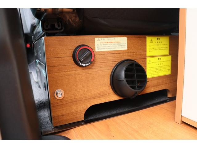 ＮＶ２００バネットバン キャンピングカー広島　ポップコンｅＥ　ポップアップルーフ／ＦＦヒーター／フレキシブルソーラーパネル／冷蔵庫／シングルサブ／走行充電／外部充電／４００Ｗインバーター／ナビ切替ＳＷ／網戸／メモリーナビ／バックカメラ／ＥＴＣ／キャンピングカー（12枚目）