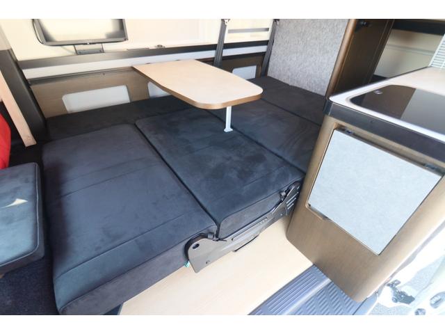 ハイエースバン トイファクトリー　ＧＴ　カーサブラックＥＤ　グランデ／クールコンプシステム（家庭用エアコン）／エアロソーラー／テレビ／ＦＦヒーター／ブリッド２脚／電子レンジ／内部電源／デジタルインナードラレコ／ＥＴＣ／特別色エアロウィンドウ／キャンピングカー（5枚目）