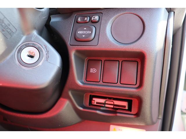 ハイエースバン トイファクトリー　ＧＴ　カーサブラックＥＤ　グランデ／クールコンプシステム（家庭用エアコン）／エアロソーラー／テレビ／ＦＦヒーター／ブリッド２脚／電子レンジ／内部電源／デジタルインナードラレコ／ＥＴＣ／特別色エアロウィンドウ／キャンピングカー（33枚目）