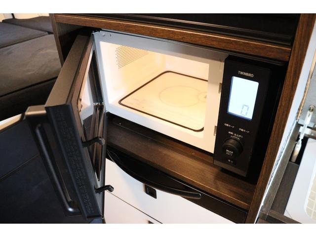 ハイエースバン トイファクトリー　ＧＴ　カーサブラックＥＤ　グランデ／クールコンプシステム（家庭用エアコン）／エアロソーラー／テレビ／ＦＦヒーター／ブリッド２脚／電子レンジ／内部電源／デジタルインナードラレコ／ＥＴＣ／特別色エアロウィンドウ／キャンピングカー（47枚目）