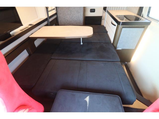ハイエースバン トイファクトリー　ＧＴ　カーサブラックＥＤ　グランデ／クールコンプシステム（家庭用エアコン）／エアロソーラー／テレビ／ＦＦヒーター／ブリッド２脚／電子レンジ／内部電源／デジタルインナードラレコ／ＥＴＣ／特別色エアロウィンドウ／キャンピングカー（55枚目）