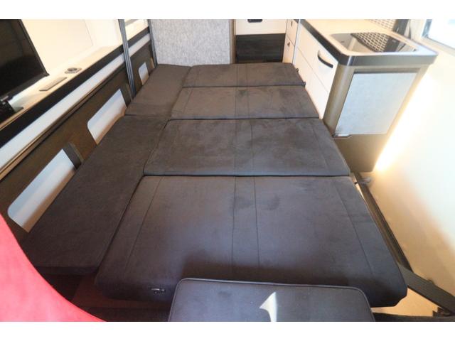 ハイエースバン トイファクトリー　ＧＴ　カーサブラックＥＤ　グランデ／クールコンプシステム（家庭用エアコン）／エアロソーラー／テレビ／ＦＦヒーター／ブリッド２脚／電子レンジ／内部電源／デジタルインナードラレコ／ＥＴＣ／特別色エアロウィンドウ／キャンピングカー（58枚目）