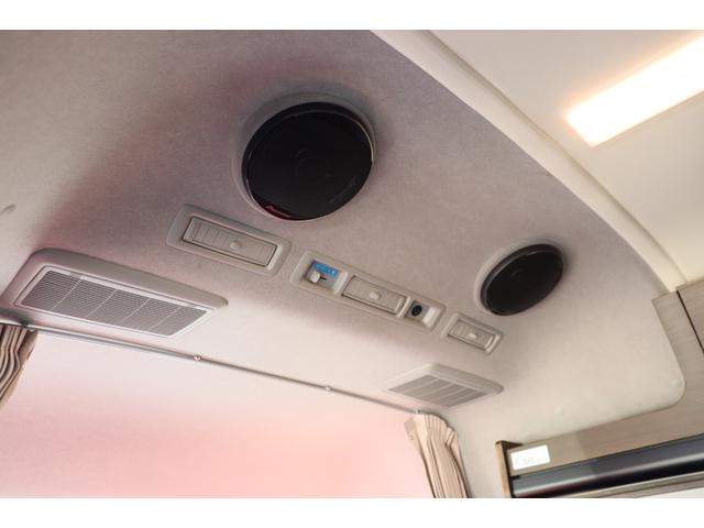 ハイエースバン トイファクトリー　ＧＴ　カーサブラックＥＤ　グランデ／クールコンプシステム（家庭用エアコン）／エアロソーラー／テレビ／ＦＦヒーター／ブリッド２脚／電子レンジ／内部電源／デジタルインナードラレコ／ＥＴＣ／特別色エアロウィンドウ／キャンピングカー（60枚目）