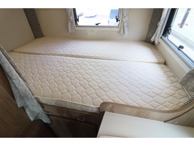 カムロード ナッツＲＶ　クレア５．０Ｘエボリューション　キャンピングカー　家庭用エアコン　ＦＦヒーター　インバーター１５００Ｗ　トリプルサブＢＴ　電子レンジ　テレビ　冷蔵庫　オーニング　マックスファン　８Ｖ型ナビ　Ｂｌｕｅｔｏｏｔｈ　前後ドラレコ　ＥＴＣ（5枚目）