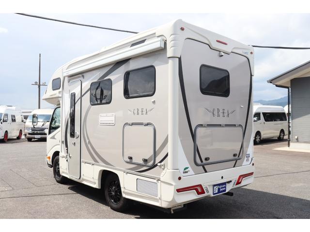 カムロード ナッツＲＶ　クレア５．０Ｘエボリューション　キャンピングカー　家庭用エアコン　ＦＦヒーター　インバーター１５００Ｗ　トリプルサブＢＴ　電子レンジ　テレビ　冷蔵庫　オーニング　マックスファン　８Ｖ型ナビ　Ｂｌｕｅｔｏｏｔｈ　前後ドラレコ　ＥＴＣ（18枚目）