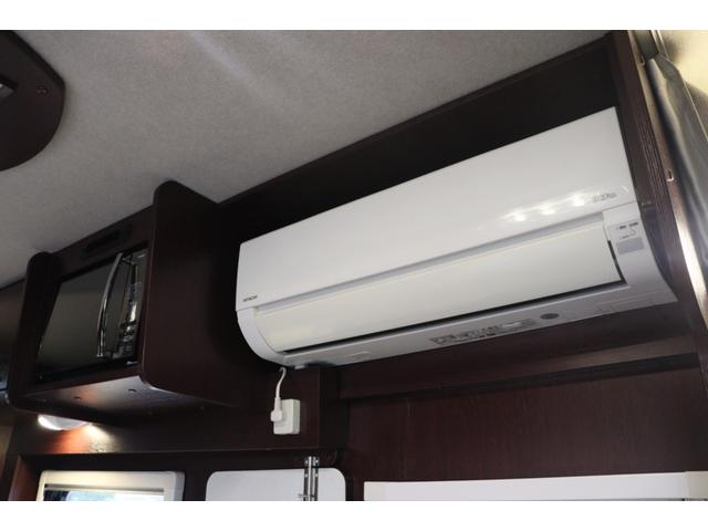 カムロード ナッツＲＶ　クレソンボヤージュＷ　エボライト　ディーゼル／急速充電／家庭用エアコン／ソーラーパネル／ＦＦヒーター／電子レンジ／トリプルサブ／１５００インバーター／リアクーラー／１０型フローティングナビ／常時バック＆サイドモニター／キャンピングカー（8枚目）