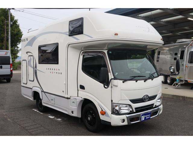 カムロード ナッツＲＶ　クレソンボヤージュＷ　エボライト　ディーゼル／急速充電／家庭用エアコン／ソーラーパネル／ＦＦヒーター／電子レンジ／トリプルサブ／１５００インバーター／リアクーラー／１０型フローティングナビ／常時バック＆サイドモニター／キャンピングカー（16枚目）