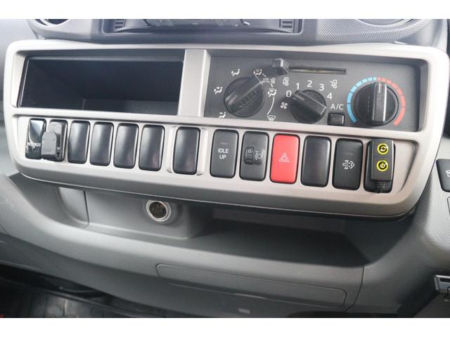 カムロード ナッツＲＶ　クレソンボヤージュＷ　エボライト　ディーゼル／急速充電／家庭用エアコン／ソーラーパネル／ＦＦヒーター／電子レンジ／トリプルサブ／１５００インバーター／リアクーラー／１０型フローティングナビ／常時バック＆サイドモニター／キャンピングカー（41枚目）
