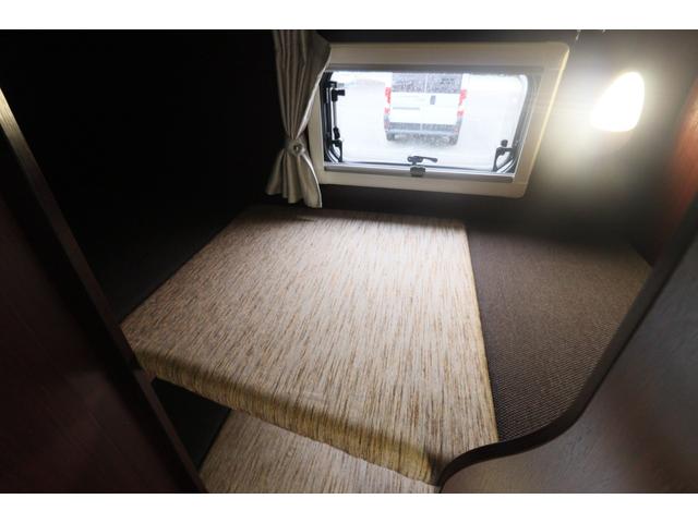 カムロード ナッツＲＶ　クレソンボヤージュＷ　エボライト　ディーゼル／急速充電／家庭用エアコン／ソーラーパネル／ＦＦヒーター／電子レンジ／トリプルサブ／１５００インバーター／リアクーラー／１０型フローティングナビ／常時バック＆サイドモニター／キャンピングカー（44枚目）