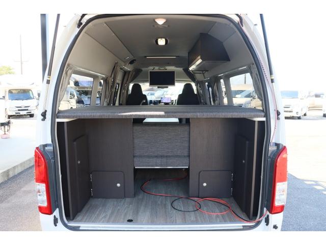 ハイエースバン ＲＶランド　リノ　キャンピングカー　ＦＦヒーター　インバーター１５００Ｗ　ソーラーパネル２枚　ツインサブＢＴ　冷蔵庫　電子レンジ　外部電源　走行充電　ＬＥＤヘッドライト　社外１０インチナビ　ＥＴＣ　４ＷＤ　前後ドラレコ（7枚目）