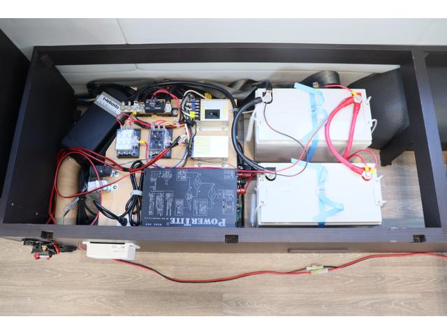 ハイエースバン ＲＶランド　リノ　キャンピングカー　ＦＦヒーター　インバーター１５００Ｗ　ソーラーパネル２枚　ツインサブＢＴ　冷蔵庫　電子レンジ　外部電源　走行充電　ＬＥＤヘッドライト　社外１０インチナビ　ＥＴＣ　４ＷＤ　前後ドラレコ（37枚目）