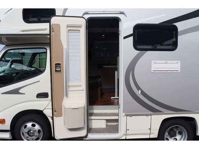 カムロード ナッツＲＶ　クレア５．０ＸＸ　ハイパーエボリューションＮＥＯ　ディーゼル／先進安全装備／急速充電／リチウム４００Ａｈ／ソーラーパネル／６０Ｌ給排水タンク／液晶テレビ／ＦＦヒーター／電子レンジ／ＢＲＩＤＥシート／フェイスパネル／ダブルタイヤ／キャンピングカー（31枚目）