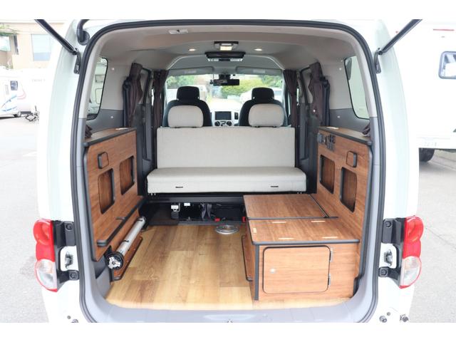 ＮＶ２００バネットワゴン ＦＯＣＳ　Ｌｕｚ　フォックス　ルソ　ワンオーナー／サブバッテリー／走行充電／外部充電／レザーシート／フリップダウンモニター／ナビ切替スイッチ／メモリーナビ／バックカメラ／前後ドライブレコーダー／ＯＰアルミ／５ナンバー／キャンピングカー（7枚目）