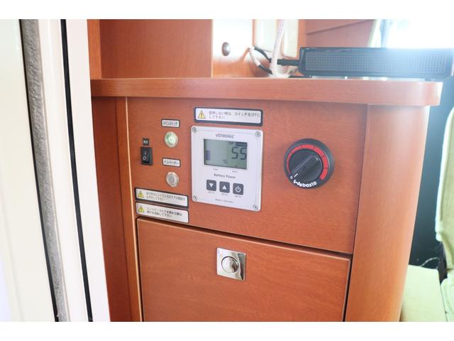 カムロード ナッツＲＶ　クレア５．３Ｚエボリューション　家庭用エアコン　ＦＦヒーター　インバーター１５００Ｗ　ソーラーパネル　マックスファン　電子レンジ　フェイスパネル　トリプルサブバッテリー　外部電源　走行充電　ＨＤＤナビ　常時リアモニター　ＥＴＣ（9枚目）