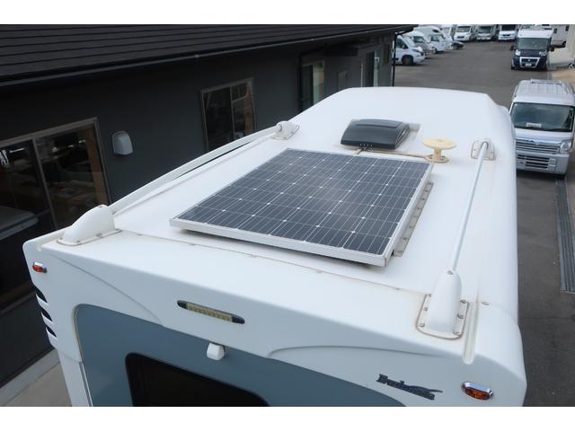カムロード ナッツＲＶ　クレア５．３Ｚエボリューション　家庭用エアコン　ＦＦヒーター　インバーター１５００Ｗ　ソーラーパネル　マックスファン　電子レンジ　フェイスパネル　トリプルサブバッテリー　外部電源　走行充電　ＨＤＤナビ　常時リアモニター　ＥＴＣ（12枚目）