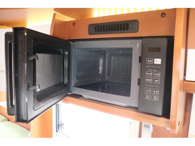 カムロード ナッツＲＶ　クレア５．３Ｚエボリューション　家庭用エアコン　ＦＦヒーター　インバーター１５００Ｗ　ソーラーパネル　マックスファン　電子レンジ　フェイスパネル　トリプルサブバッテリー　外部電源　走行充電　ＨＤＤナビ　常時リアモニター　ＥＴＣ（41枚目）