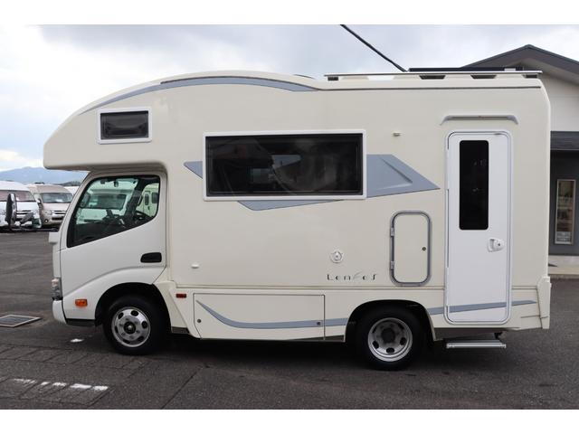 カムロード バンテック　コルドリーブス２．１０　ディーゼル４ＷＤ／先進安全装備／ダブルタイヤ／家庭用エアコン／トリプルサブＢＴ／１５００Ｗインバーター／ソーラー／ＤＣ冷蔵庫／液晶テレビ／電子レンジ／内部電源／フローティングナビ／キャンピングカー（23枚目）