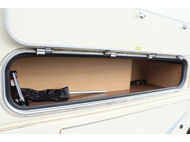 カムロード バンテック　コルドリーブス２．１０　ディーゼル４ＷＤ／先進安全装備／ダブルタイヤ／家庭用エアコン／トリプルサブＢＴ／１５００Ｗインバーター／ソーラー／ＤＣ冷蔵庫／液晶テレビ／電子レンジ／内部電源／フローティングナビ／キャンピングカー（27枚目）
