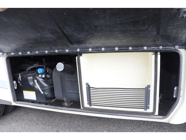 カムロード バンテック　コルドリーブス２．１０　ディーゼル４ＷＤ／先進安全装備／ダブルタイヤ／家庭用エアコン／トリプルサブＢＴ／１５００Ｗインバーター／ソーラー／ＤＣ冷蔵庫／液晶テレビ／電子レンジ／内部電源／フローティングナビ／キャンピングカー（28枚目）