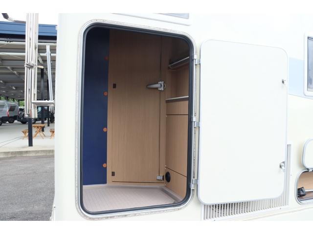 カムロード バンテック　コルドリーブス２．１０　ディーゼル４ＷＤ／先進安全装備／ダブルタイヤ／家庭用エアコン／トリプルサブＢＴ／１５００Ｗインバーター／ソーラー／ＤＣ冷蔵庫／液晶テレビ／電子レンジ／内部電源／フローティングナビ／キャンピングカー（30枚目）