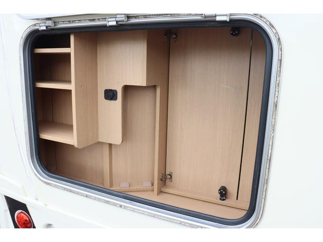 カムロード バンテック　コルドリーブス２．１０　ディーゼル４ＷＤ／先進安全装備／ダブルタイヤ／家庭用エアコン／トリプルサブＢＴ／１５００Ｗインバーター／ソーラー／ＤＣ冷蔵庫／液晶テレビ／電子レンジ／内部電源／フローティングナビ／キャンピングカー（31枚目）