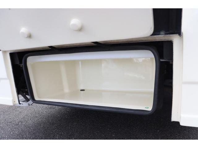 カムロード バンテック　コルドリーブス２．１０　ディーゼル４ＷＤ／先進安全装備／ダブルタイヤ／家庭用エアコン／トリプルサブＢＴ／１５００Ｗインバーター／ソーラー／ＤＣ冷蔵庫／液晶テレビ／電子レンジ／内部電源／フローティングナビ／キャンピングカー（33枚目）