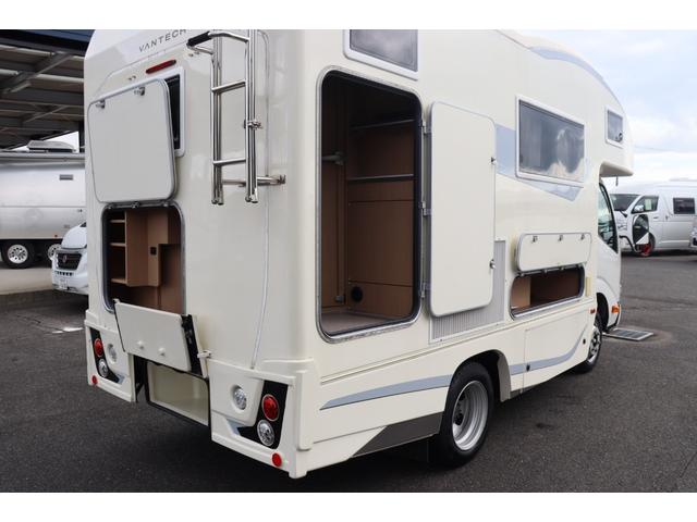 カムロード バンテック　コルドリーブス２．１０　ディーゼル４ＷＤ／先進安全装備／ダブルタイヤ／家庭用エアコン／トリプルサブＢＴ／１５００Ｗインバーター／ソーラー／ＤＣ冷蔵庫／液晶テレビ／電子レンジ／内部電源／フローティングナビ／キャンピングカー（34枚目）