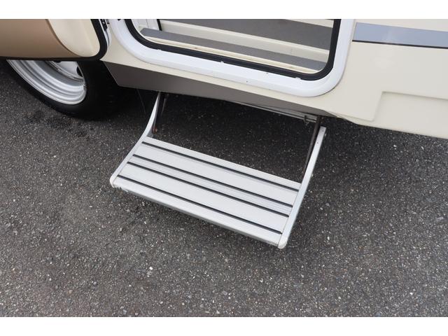 カムロード バンテック　コルドリーブス２．１０　ディーゼル４ＷＤ／先進安全装備／ダブルタイヤ／家庭用エアコン／トリプルサブＢＴ／１５００Ｗインバーター／ソーラー／ＤＣ冷蔵庫／液晶テレビ／電子レンジ／内部電源／フローティングナビ／キャンピングカー（39枚目）