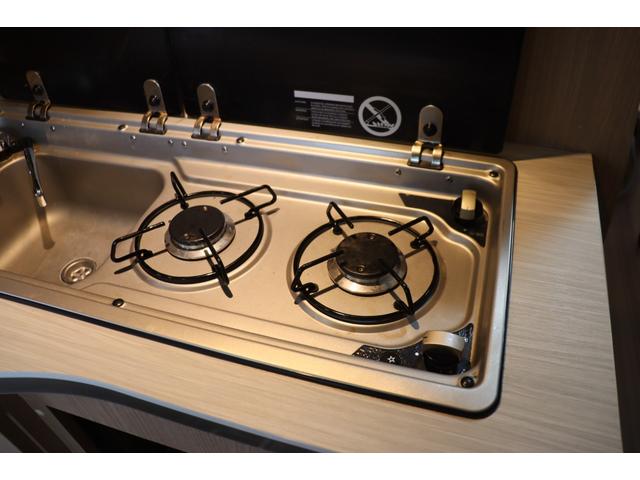 カムロード バンテック　コルドリーブス２．１０　ディーゼル４ＷＤ／先進安全装備／ダブルタイヤ／家庭用エアコン／トリプルサブＢＴ／１５００Ｗインバーター／ソーラー／ＤＣ冷蔵庫／液晶テレビ／電子レンジ／内部電源／フローティングナビ／キャンピングカー（56枚目）