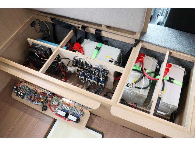 カムロード バンテック　コルドリーブス２．１０　ディーゼル４ＷＤ／先進安全装備／ダブルタイヤ／家庭用エアコン／トリプルサブＢＴ／１５００Ｗインバーター／ソーラー／ＤＣ冷蔵庫／液晶テレビ／電子レンジ／内部電源／フローティングナビ／キャンピングカー（73枚目）