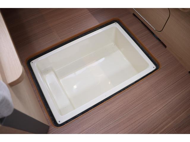 カムロード バンテック　コルドリーブス２．１０　ディーゼル４ＷＤ／先進安全装備／ダブルタイヤ／家庭用エアコン／トリプルサブＢＴ／１５００Ｗインバーター／ソーラー／ＤＣ冷蔵庫／液晶テレビ／電子レンジ／内部電源／フローティングナビ／キャンピングカー（74枚目）