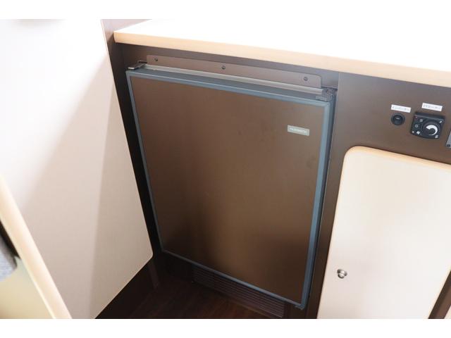 タウンエーストラック セキソーボディ　トム２３　ワンオーナー／超軽量アルミパネルボディ／ＦＦヒーター／ソーラーパネル／マックスファン／テレビ／オーニング／エントランスステップ／ツインサブ／走行充電／外部充電／インバーター／キャンピングカー（46枚目）