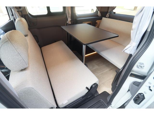 NV200バネットワゴン FOCS Luz フォックス ルソ Cスタイル 新車 特別塗装色/レザーシート加工/高断熱処理/サブバッテリー/走行充電/外部充電/バッテリーモニター/脱着式テーブル/フリップダウンモニター/ナビ電源SW/ポータブル電源用コンセント/キャンピングカー(3枚目)