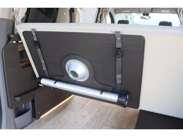NV200バネットワゴン FOCS Luz フォックス ルソ Cスタイル 新車 特別塗装色/レザーシート加工/高断熱処理/サブバッテリー/走行充電/外部充電/バッテリーモニター/脱着式テーブル/フリップダウンモニター/ナビ電源SW/ポータブル電源用コンセント/キャンピングカー(8枚目)