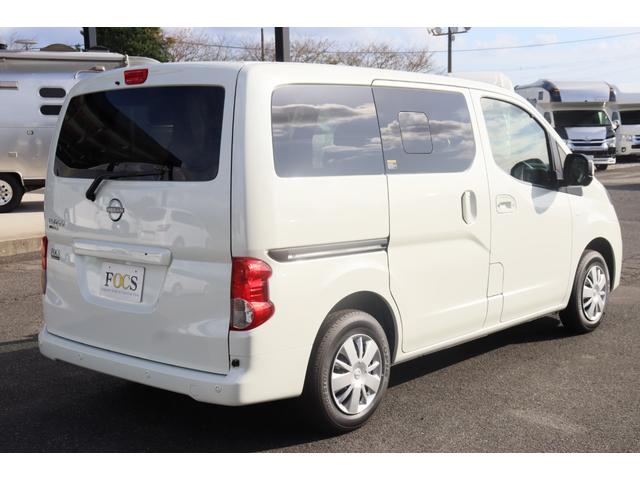 NV200バネットワゴン FOCS Luz フォックス ルソ Cスタイル 新車 特別塗装色/レザーシート加工/高断熱処理/サブバッテリー/走行充電/外部充電/バッテリーモニター/脱着式テーブル/フリップダウンモニター/ナビ電源SW/ポータブル電源用コンセント/キャンピングカー(18枚目)