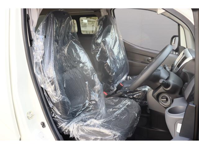 NV200バネットワゴン FOCS Luz フォックス ルソ Cスタイル 新車 特別塗装色/レザーシート加工/高断熱処理/サブバッテリー/走行充電/外部充電/バッテリーモニター/脱着式テーブル/フリップダウンモニター/ナビ電源SW/ポータブル電源用コンセント/キャンピングカー(28枚目)