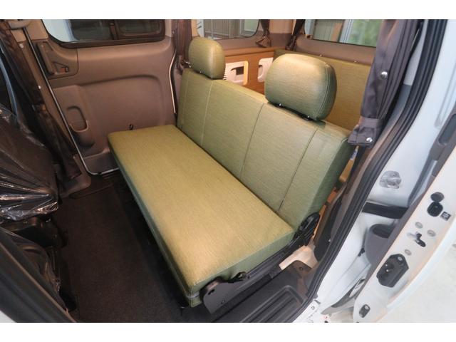 NV200バネットワゴン FOCS Luz フォックス ルソ Bスタイル 新車 特別塗装色/レザーシート加工/高断熱処理/サブバッテリー/走行充電/外部充電/バッテリーモニター/脱着式テーブル/フリップダウンモニター/ナビ電源SW/ポータブル電源用コンセント/キャンピングカー(2枚目)